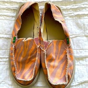 Sanuk women’s shoes Size 8